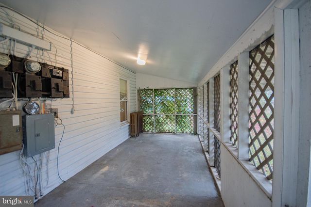 529 S GEORGE ST, Charles Town, WV 25414