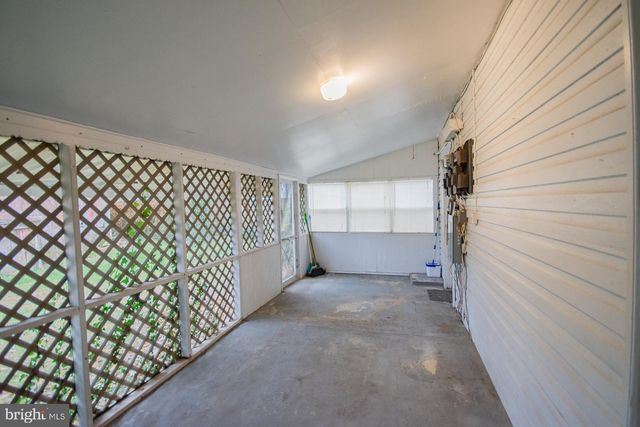 529 S GEORGE ST, Charles Town, WV 25414