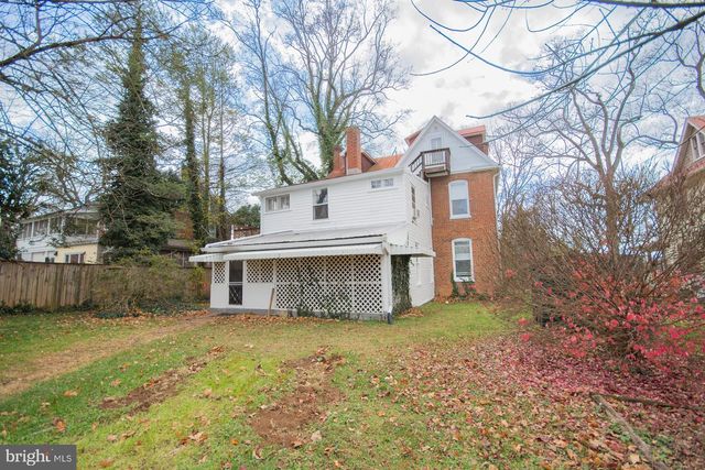 529 S GEORGE ST, Charles Town, WV 25414