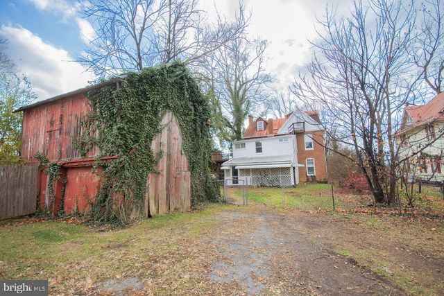 529 S GEORGE ST, Charles Town, WV 25414