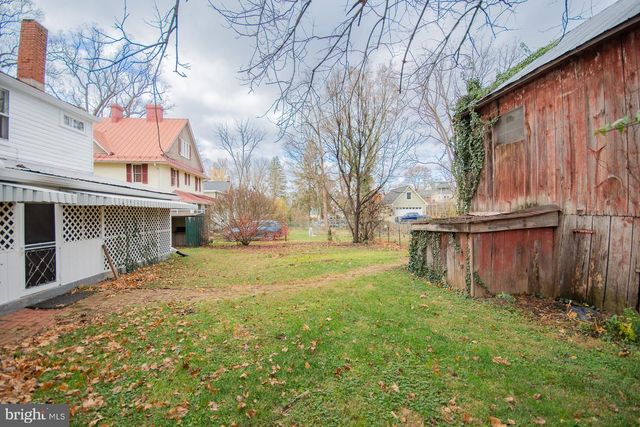 529 S GEORGE ST, Charles Town, WV 25414