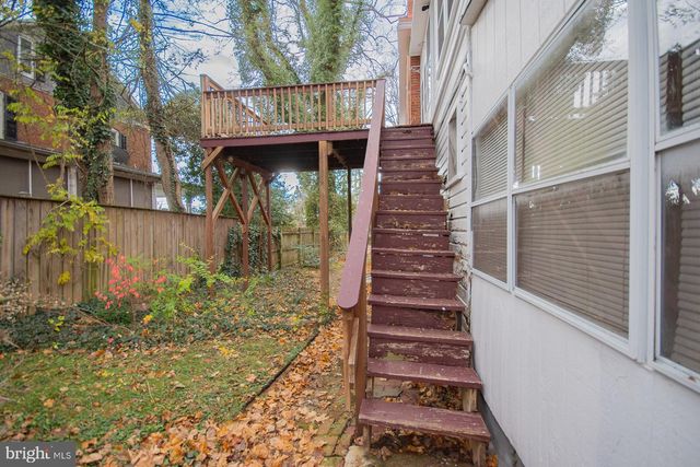 529 S GEORGE ST, Charles Town, WV 25414