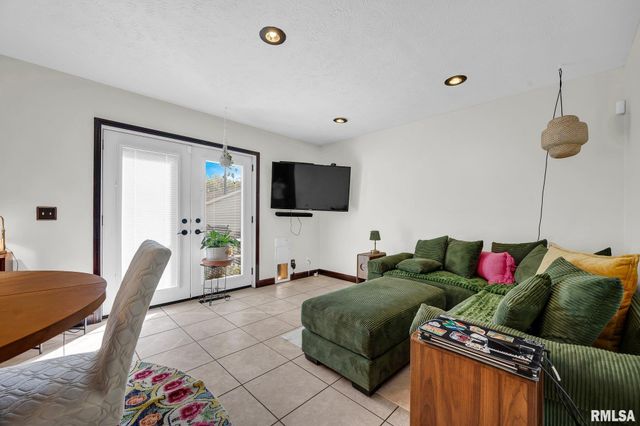 2127 W DAKOTA Street, West Peoria, IL 61604