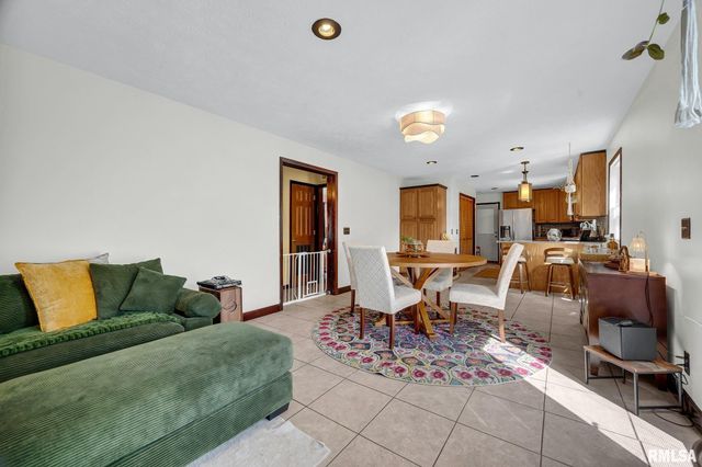2127 W DAKOTA Street, West Peoria, IL 61604