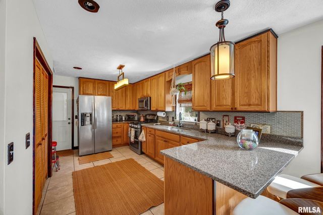2127 W DAKOTA Street, West Peoria, IL 61604