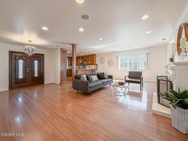 10111 Oak Park Avenue, Northridge, CA 91325