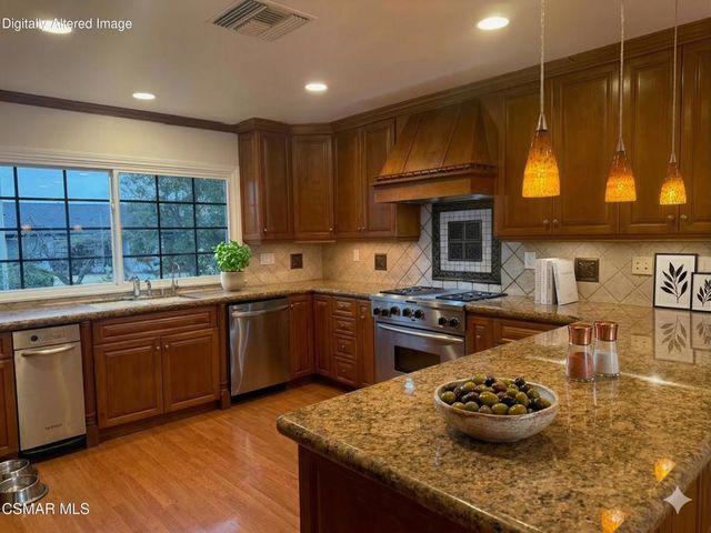 10111 Oak Park Avenue, Northridge, CA 91325