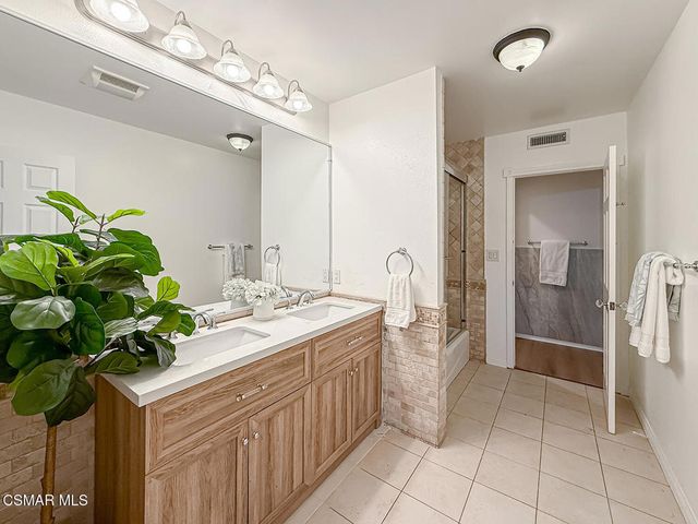 10111 Oak Park Avenue, Northridge, CA 91325