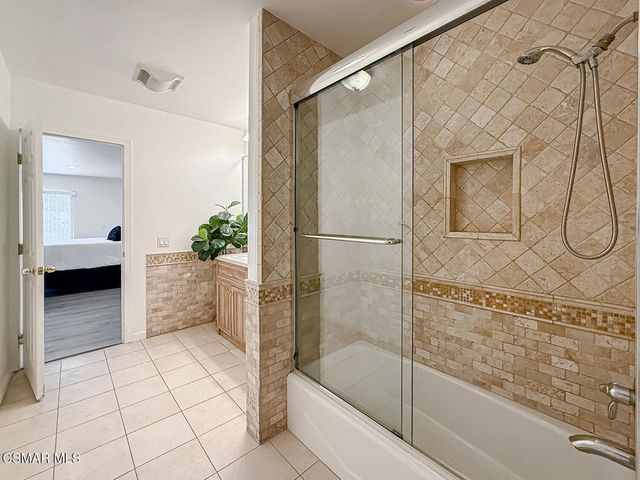 10111 Oak Park Avenue, Northridge, CA 91325