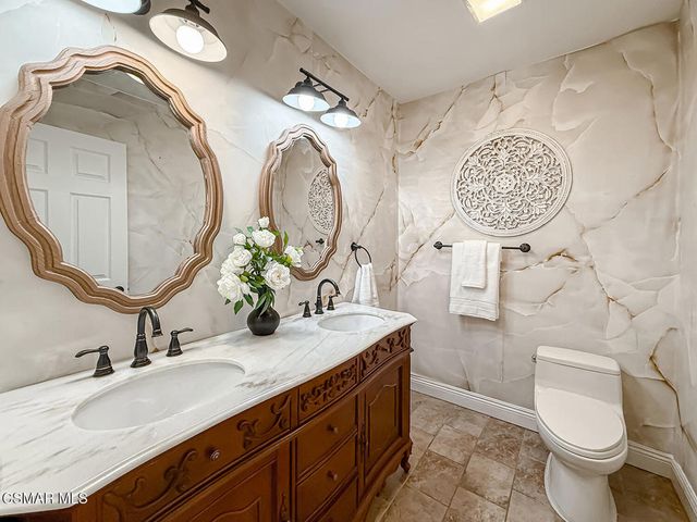 10111 Oak Park Avenue, Northridge, CA 91325