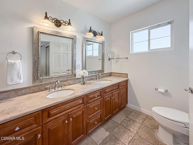 10111 Oak Park Avenue, Northridge, CA 91325