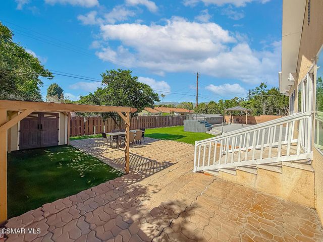 10111 Oak Park Avenue, Northridge, CA 91325