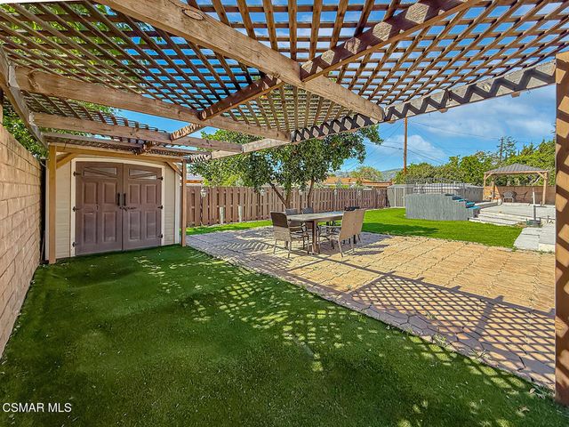 10111 Oak Park Avenue, Northridge, CA 91325