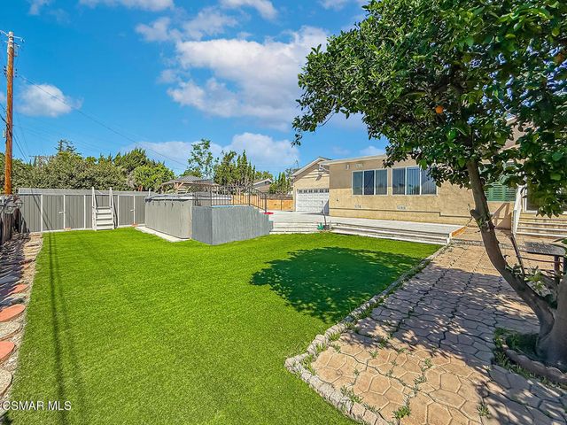 10111 Oak Park Avenue, Northridge, CA 91325