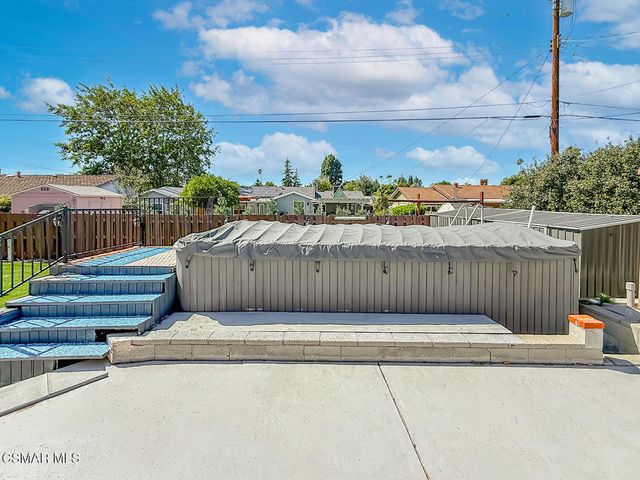 10111 Oak Park Avenue, Northridge, CA 91325