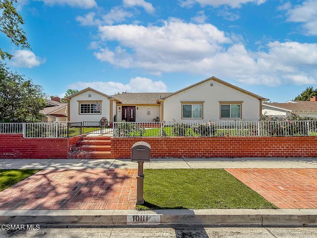 10111 Oak Park Avenue, Northridge, CA 91325