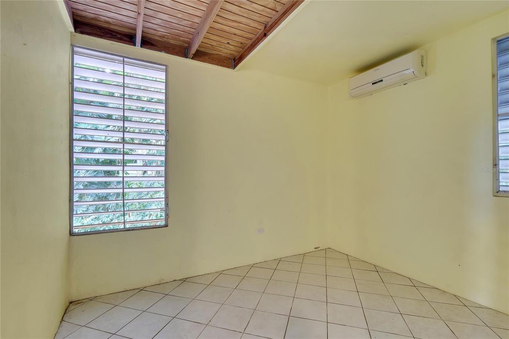 Image 8 of property listing at BO. ZARZAL COMUNIDAD CANDAL, CALLE 15 67-A, Rio Grande, PR 00745