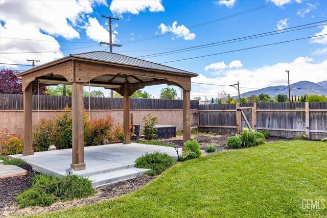 304 W D Street, Tehachapi, CA 93561