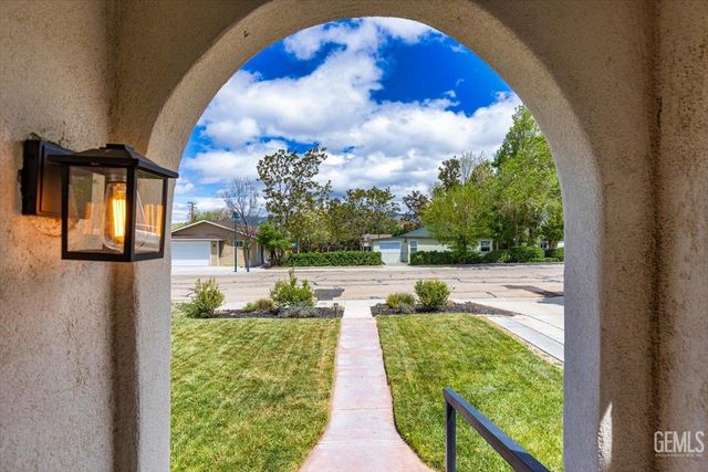 304 W D Street, Tehachapi, CA 93561