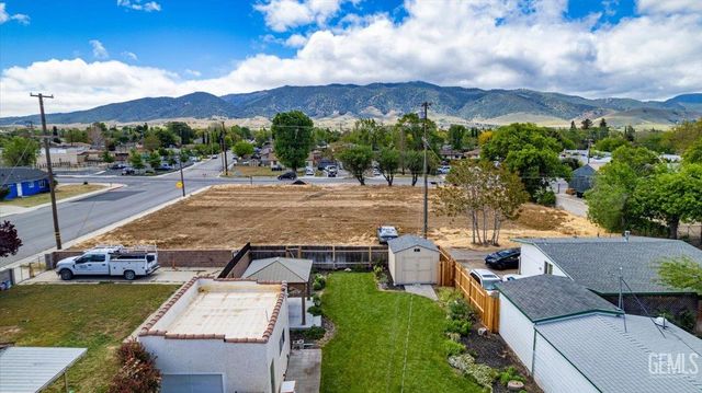 304 W D Street, Tehachapi, CA 93561