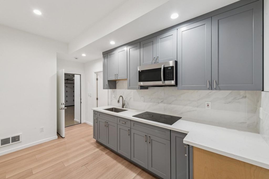 Image 19 of property listing at 1119 Hanover ST, Daly City, CA 94014