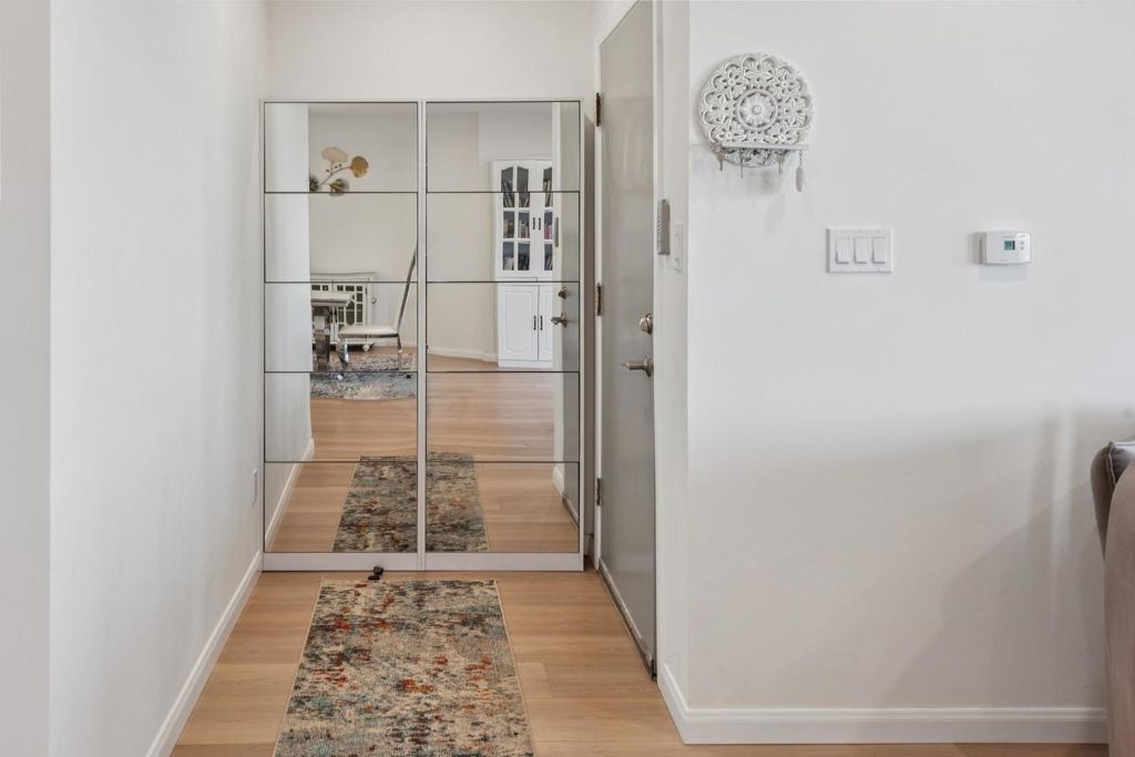 Image 4 of property listing at 1119 Hanover ST, Daly City, CA 94014