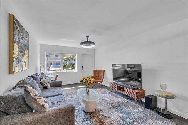 2607 NE 8th Avenue 34, Wilton Manors, FL 33334