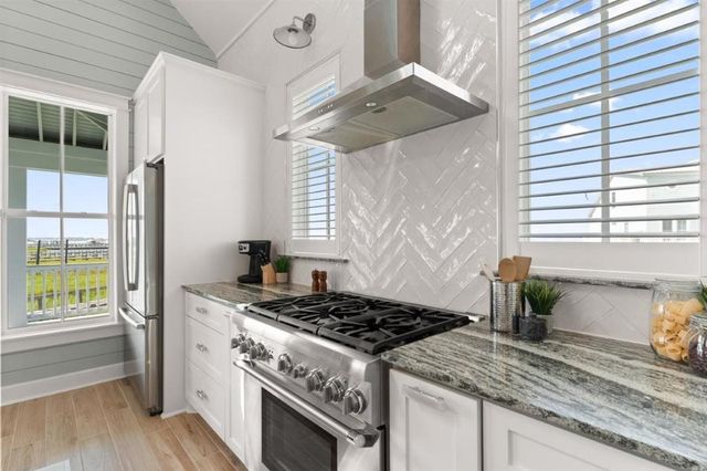 3831 Lake Breeze Road, Lake Charles, LA 70605