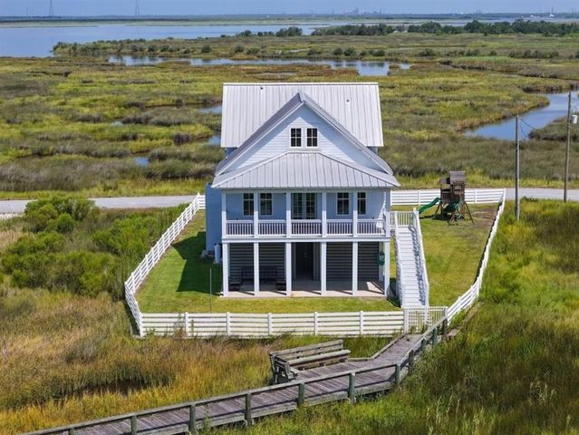 3831 Lake Breeze Road, Lake Charles, LA 70605