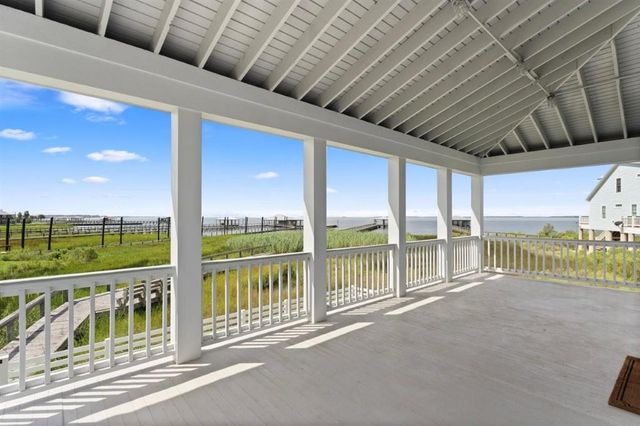 3831 Lake Breeze Road, Lake Charles, LA 70605