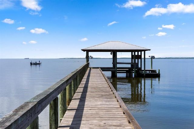 3831 Lake Breeze Road, Lake Charles, LA 70605