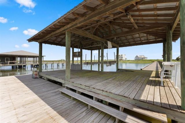 3831 Lake Breeze Road, Lake Charles, LA 70605