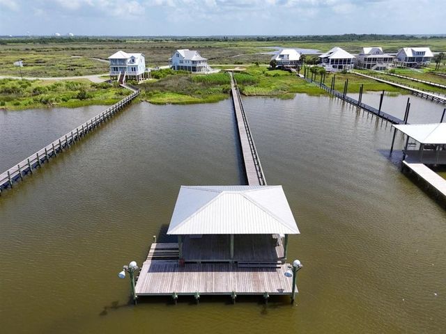 3831 Lake Breeze Road, Lake Charles, LA 70605