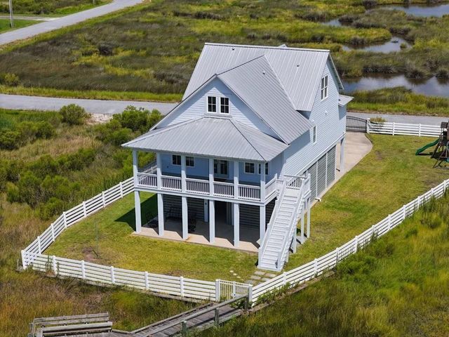 3831 Lake Breeze Road, Lake Charles, LA 70605