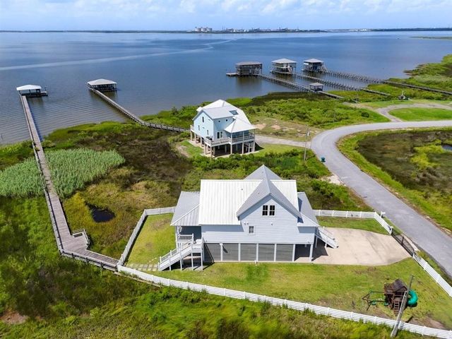 3831 Lake Breeze Road, Lake Charles, LA 70605