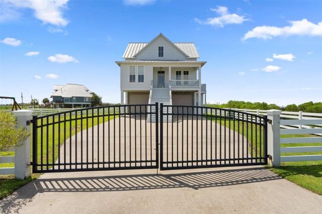 3831 Lake Breeze Road, Lake Charles, LA 70605