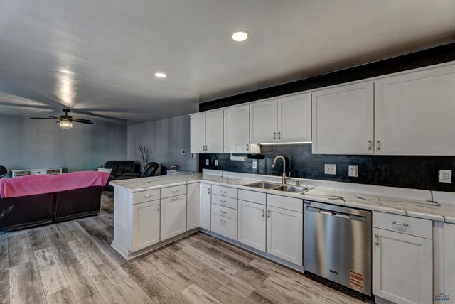 439 E COLLEGE AVE, Rapid City, SD 57701