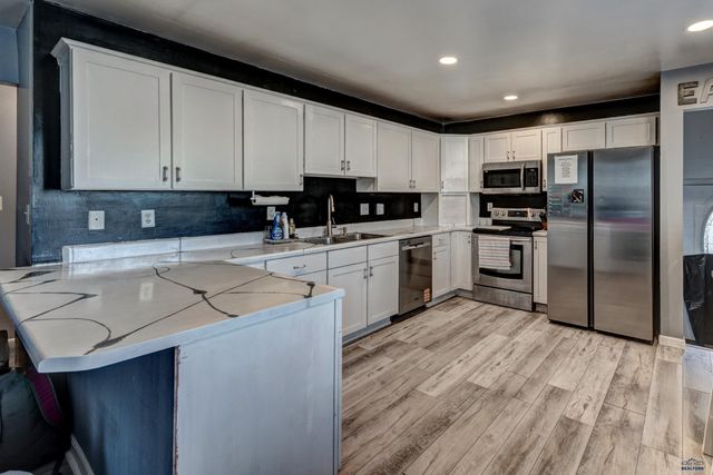 439 E COLLEGE AVE, Rapid City, SD 57701