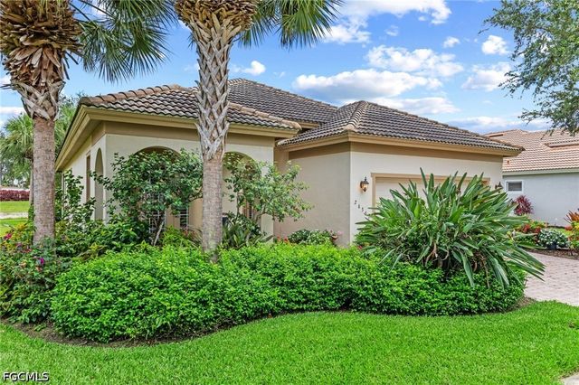 26351 Stonewall LN, Bonita Springs, FL 34135