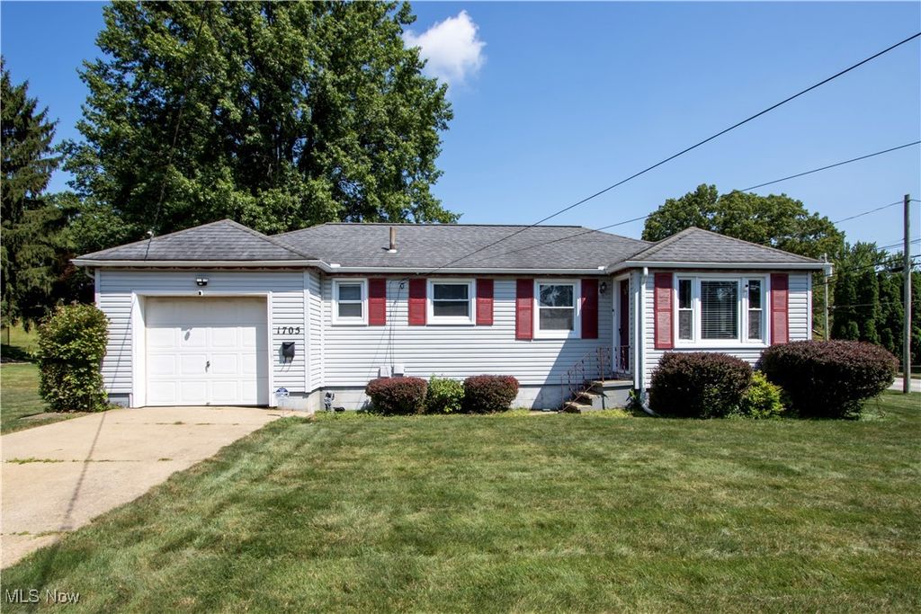 1705 W Hill Drive, Orrville, OH 44667