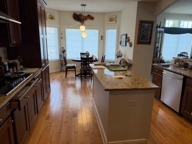 6837 Greyhawk COURT, Franklin, WI 53132