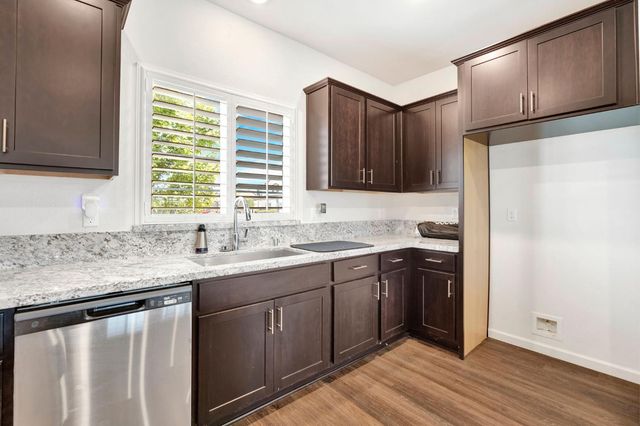 1382 Shoreline Drive, Madera, CA 93637