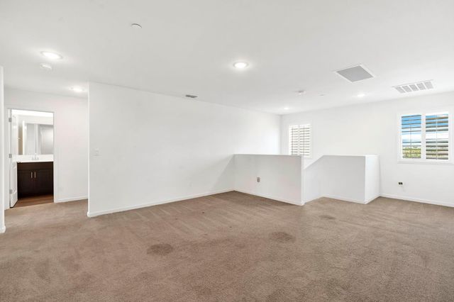 1382 Shoreline Drive, Madera, CA 93637