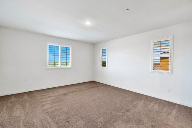 1382 Shoreline Drive, Madera, CA 93637