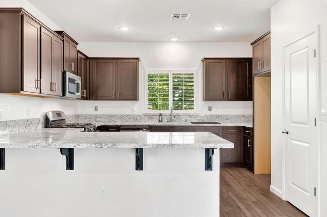 1382 Shoreline Drive, Madera, CA 93637