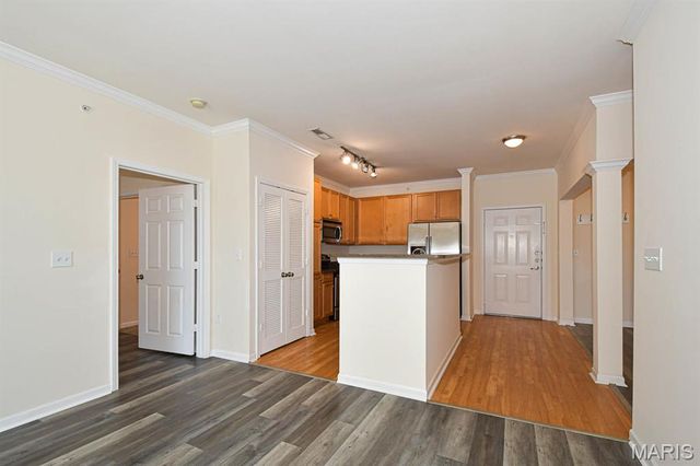 1270 Strassner Drive 3403, St Louis, MO 63144