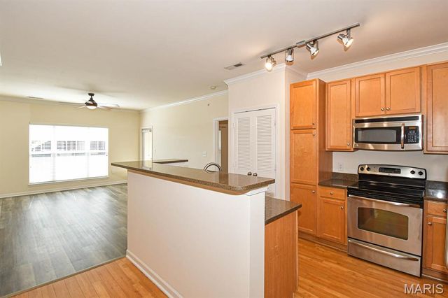 1270 Strassner Drive 3403, St Louis, MO 63144