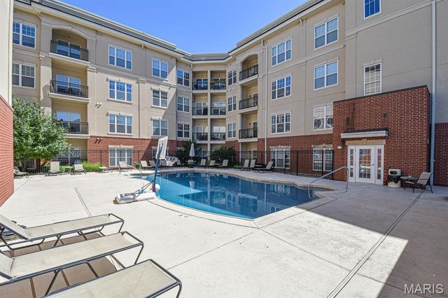 1270 Strassner Drive 3403, St Louis, MO 63144