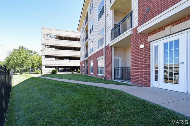 1270 Strassner Drive 3403, St Louis, MO 63144