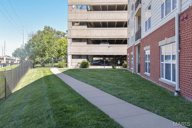 1270 Strassner Drive 3403, St Louis, MO 63144